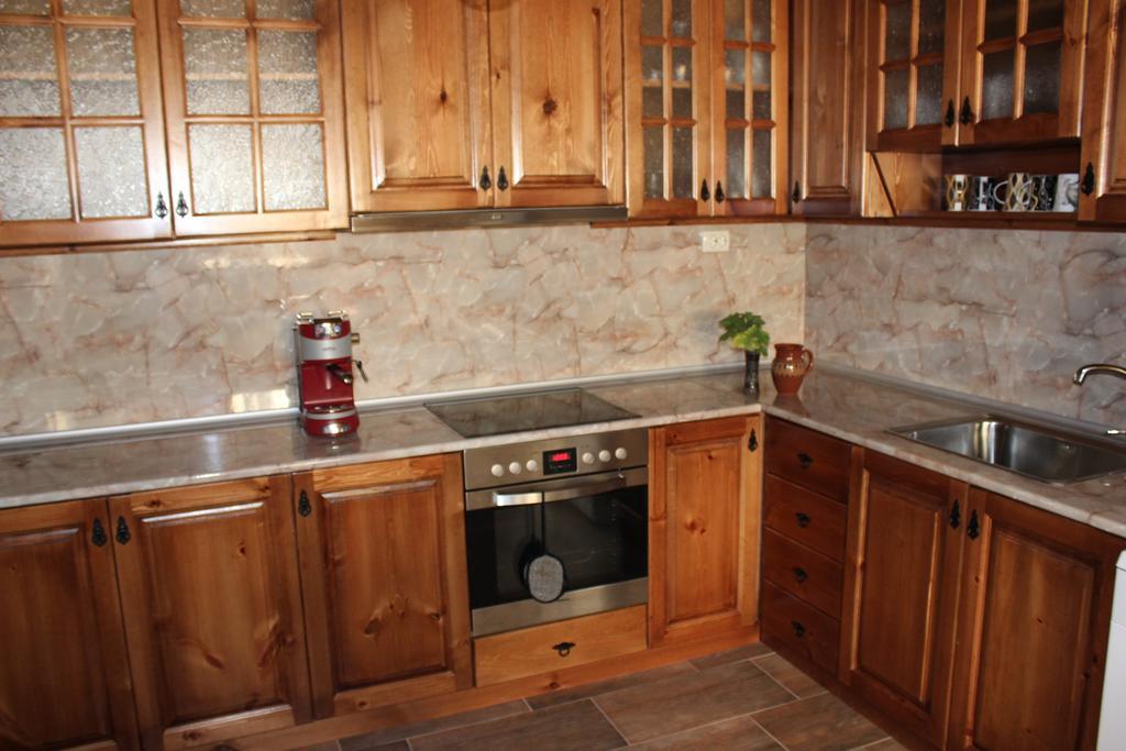 Delchevata Kushta V Leshten Room photo